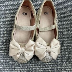 H&M Kids Sparkle Bow Flats - Gold and Cream Sz 8.5